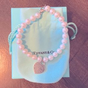 Return to Tiffany & Co. Pearl Bracelet Retired